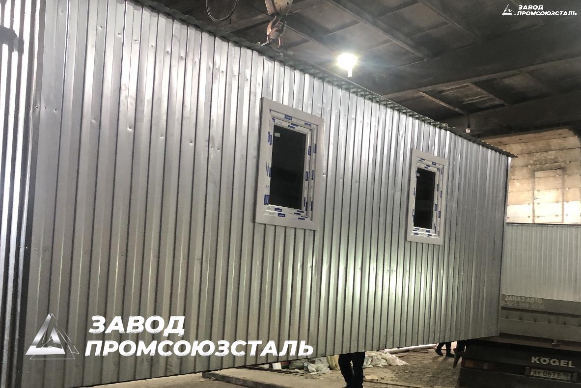 bytovka-sklad-24h24h6-m.-dlya-hraneniya-instrumenta.-uteplenie-50-mm.-srok-izgotovleniya-6-dnej.-otpravlyaem-v-g.-habarovsk. Бытовка вахтовая 2,4×2,4×6 м